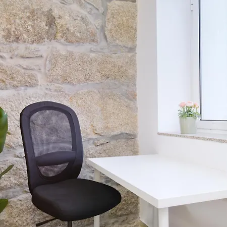 Sunny House With Backyard, Walk To Everything